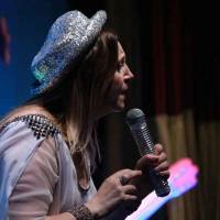 Cantando con Adriana